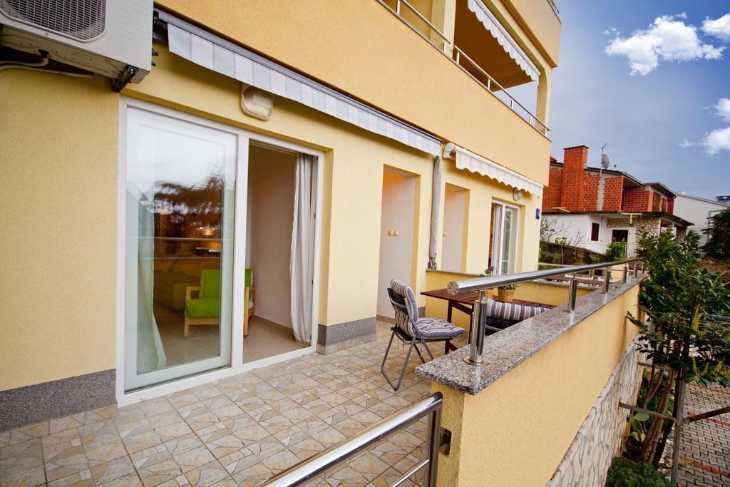 Adela Apartments Dramalj Exterior foto